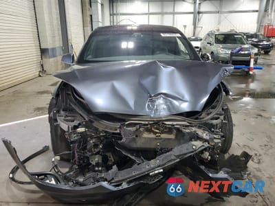 Piąte zdjęcie samochodu w środku: 2017 TESLA MODEL X VIN:5YJXCDE23HF040206 - miniatura