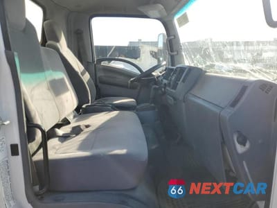 Zdjęcie 11 z 13 samochodu: 2018 ISUZU NPR HD BOX TRUCK VIN:JALC4W164J7009167 - miniatura