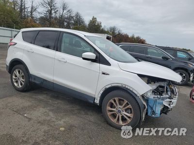Czwarte zdjęcie samochodu z boku: 2017 FORD ESCAPE SE VIN:1FMCU9GD0HUA84092 - miniatura