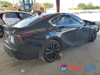 Trzecie zdjęcie samochodu z tyłu: 2024 LEXUS IS 350 F SPORT DESIGN VIN:JTHBZ1B25R5080879 - miniatura