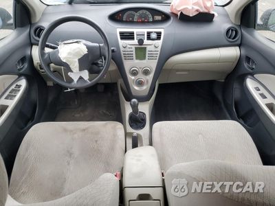 Zdjęcie 8 z 13 samochodu: 2008 TOYOTA YARIS VIN:JTDBT923481199751 - miniatura