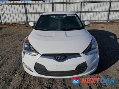 Piąte zdjęcie samochodu w środku: 2017 HYUNDAI VELOSTER VIN:KMHTC6AD7HU311496 - miniatura