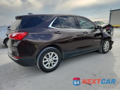 Trzecie zdjęcie samochodu z tyłu: 2020 CHEVROLET EQUINOX LT VIN:2GNAXUEV1L6147555 - miniatura