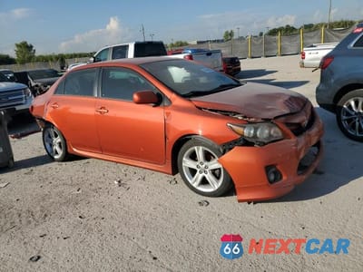 Czwarte zdjęcie samochodu z boku: 2013 TOYOTA COROLLA S SPECIAL EDITION VIN:2T1BU4EE4DC074591 - miniatura