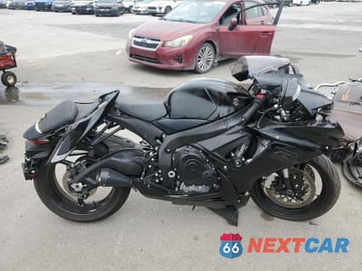 2020 SUZUKI GSX-R600 JS1GN7FA9L7100760 - główne zdjęcie licytacji z USA - miniatura
