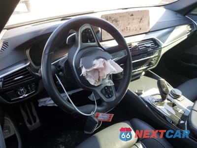 Zdjęcie 8 z 12 samochodu: 2022 BMW M550XI VIN:WBA13BK0XNCJ43688 - miniatura