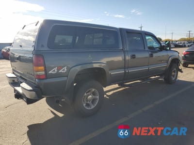 Trzecie zdjęcie samochodu z tyłu: 2002 CHEVROLET SILVERADO K2500 HEAVY DUTY VIN:1GCHK23U12F193640 - miniatura