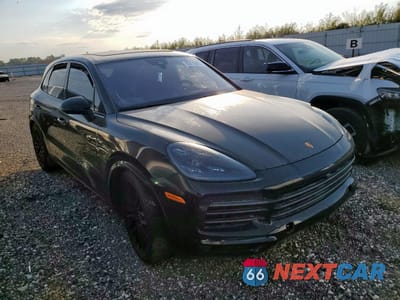 Czwarte zdjęcie samochodu z boku: 2023 PORSCHE CAYENNE S VIN:WP1AB2AY6PDA14842 - miniatura
