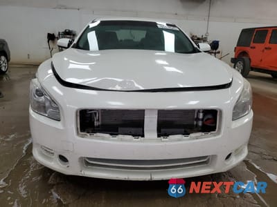 Piąte zdjęcie samochodu w środku: 2013 NISSAN MAXIMA S VIN:1N4AA5AP8DC843657 - miniatura