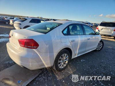 Trzecie zdjęcie samochodu z tyłu: 2015 VOLKSWAGEN PASSAT S VIN:1VWAT7A34FC014842 - miniatura