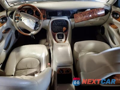 Zdjęcie 8 z 11 samochodu: 2002 JAGUAR VANDENPLAS VIN:SAJDA24C42LF44974 - miniatura