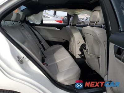 Zdjęcie 10 z 11 samochodu: 2013 MERCEDES-BENZ C 250 VIN:WDDGF4HB3DR292132 - miniatura