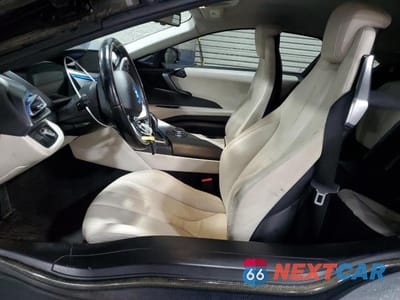 Zdjęcie 7 z 13 samochodu: 2016 BMW I8 VIN:WBY2Z2C54GV674925 - miniatura