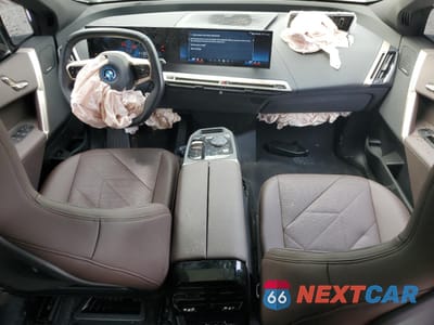 Zdjęcie 8 z 15 samochodu: 2024 BMW IX XDRIVE50 VIN:WB523CF04RCN46056 - miniatura