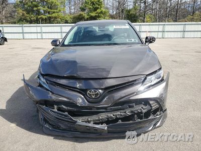Piąte zdjęcie samochodu w środku: 2019 TOYOTA CAMRY L VIN:4T1B11HK8KU783819 - miniatura