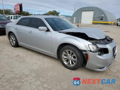 Czwarte zdjęcie samochodu z boku: 2021 CHRYSLER 300 TOURING VIN:2C3CCAAG8MH516232 - miniatura