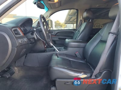 Zdjęcie 7 z 12 samochodu: 2011 CHEVROLET SILVERADO K3500 LTZ VIN:1GC4K1C85BF141438 - miniatura