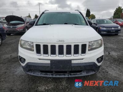 Piąte zdjęcie samochodu w środku: 2016 JEEP COMPASS SPORT VIN:1C4NJDBB9GD662302 - miniatura