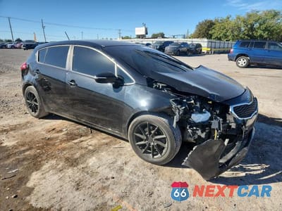 Czwarte zdjęcie samochodu z boku: 2016 KIA FORTE LX VIN:KNAFK5A82G5599208 - miniatura