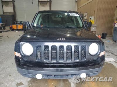 Piąte zdjęcie samochodu w środku: 2014 JEEP PATRIOT LATITUDE VIN:1C4NJPFB1ED890089 - miniatura