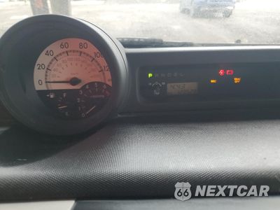 Zdjęcie 9 z 12 samochodu: 2004 TOYOTA SCION XB VIN:JTLKT324640150626 - miniatura