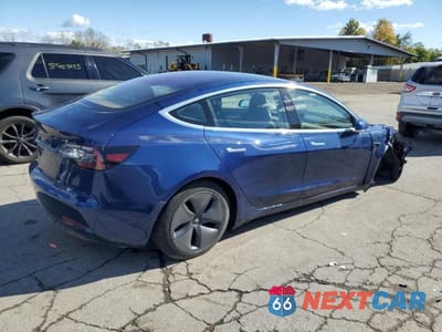 Trzecie zdjęcie samochodu z tyłu: 2018 TESLA MODEL 3 LONG RANGE VIN:5YJ3E1EA1JF022520 - miniatura