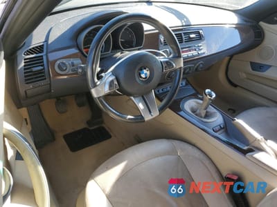 Zdjęcie 8 z 12 samochodu: 2004 BMW Z4 3.0 VIN:4USBT53504LT25878 - miniatura