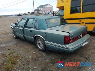 Drugie zdjęcie samochodu z przodu: 1994 LINCOLN TOWN CAR EXECUTIVE VIN:1LNLM81W9RY665394 - miniatura