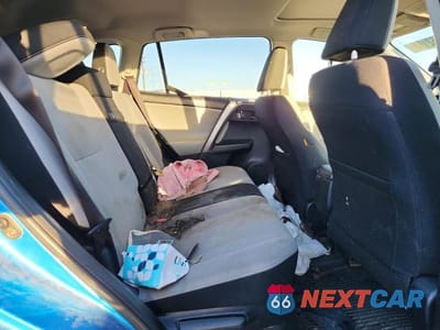 Zdjęcie 11 z 13 samochodu: 2018 TOYOTA RAV4 HV VIN:JTMRJREV2JD187989 - miniatura