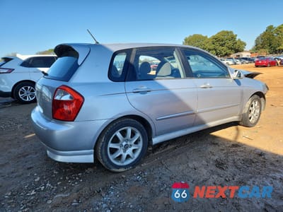Trzecie zdjęcie samochodu z tyłu: 2005 KIA SPECTRA5 VIN:KNAFE161X55075460 - miniatura