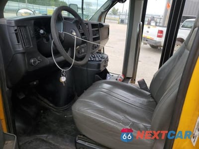 Zdjęcie 7 z 13 samochodu: 2013 CHEVROLET EXPRESS SCHOOL BUS VIN:1GB3G3BG7D1170610 - miniatura