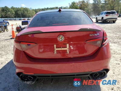 Zdjęcie 6 z 14 samochodu: 2022 ALFA ROMEO GIULIA QUADRIFOGLIO VIN:ZARFAMEV2N7662914 - miniatura