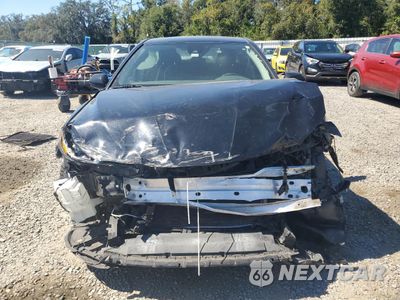 Piąte zdjęcie samochodu w środku: 2019 TOYOTA CAMRY L VIN:4T1B11HK1KU793091 - miniatura