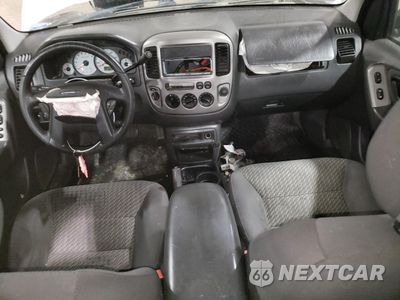 Zdjęcie 8 z 13 samochodu: 2004 FORD ESCAPE XLT VIN:1FMYU93114KB42556 - miniatura