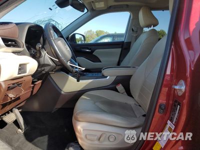 Zdjęcie 7 z 16 samochodu: 2020 TOYOTA HIGHLANDER XLE VIN:5TDGZRBH0LS505534 - miniatura
