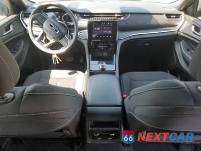 Zdjęcie 8 z 12 samochodu: 2025 JEEP GRAND CHEROKEE LAREDO VIN:1C4RJGAG6SC322622 - miniatura