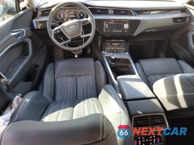 Zdjęcie 8 z 14 samochodu: 2021 AUDI E-TRON PRESTIGE VIN:WA1VAAGE6MB018114 - miniatura