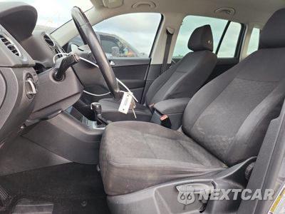 Zdjęcie 7 z 14 samochodu: 2015 VOLKSWAGEN TIGUAN S VIN:WVGAV7AX8FW509331 - miniatura