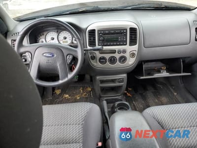 Zdjęcie 8 z 12 samochodu: 2004 FORD ESCAPE XLT VIN:1FMYU93184KA48870 - miniatura