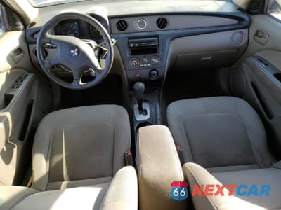 Zdjęcie 8 z 13 samochodu: 2004 MITSUBISHI OUTLANDER LS VIN:JA4LZ31F04U045861 - miniatura