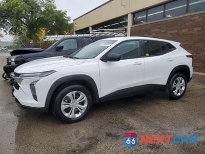 2025 CHEVROLET TRAX LS KL77LFEP8SC199571 - główne zdjęcie licytacji z USA - miniatura