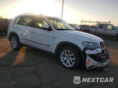 Czwarte zdjęcie samochodu z boku: 2013 BMW X5 XDRIVE35I VIN:5UXZV4C51D0B17049 - miniatura