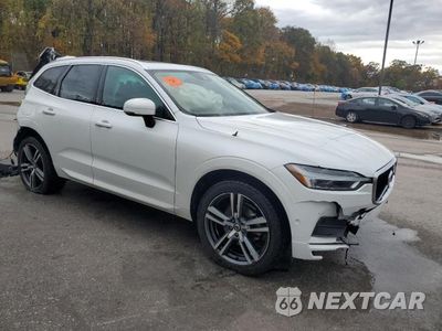 Czwarte zdjęcie samochodu z boku: 2018 VOLVO XC60 T5 MOMENTUM VIN:YV4102RK6J1041374 - miniatura