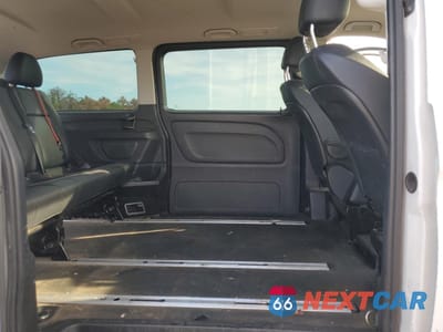 Zdjęcie 11 z 13 samochodu: 2016 MERCEDES-BENZ METRIS VIN:WD4PG2EE6G3154088 - miniatura