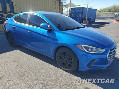 Czwarte zdjęcie samochodu z boku: 2017 HYUNDAI ELANTRA SE VIN:KMHD84LF5HU222485 - miniatura