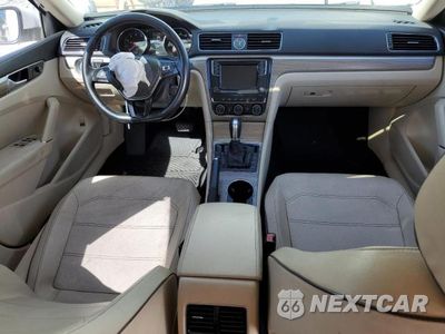 Zdjęcie 8 z 13 samochodu: 2016 VOLKSWAGEN PASSAT SE VIN:1VWBT7A30GC027500 - miniatura