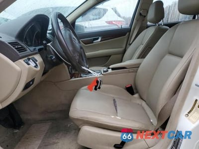 Zdjęcie 7 z 11 samochodu: 2011 MERCEDES-BENZ C 300 4MATIC VIN:WDDGF8BB2BR140873 - miniatura