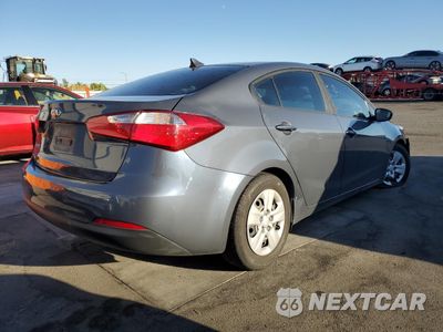 Trzecie zdjęcie samochodu z tyłu: 2016 KIA FORTE LX VIN:KNAFK4A69G5592295 - miniatura