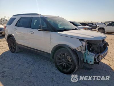 Czwarte zdjęcie samochodu z boku: 2019 FORD EXPLORER XLT VIN:1FM5K7D85KGB06877 - miniatura