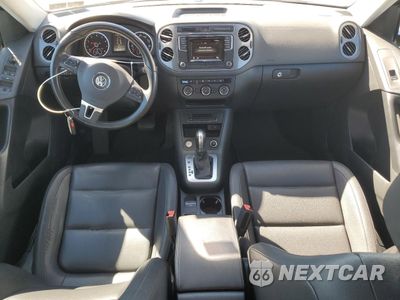 Zdjęcie 8 z 13 samochodu: 2016 VOLKSWAGEN TIGUAN S VIN:WVGBV7AXXGW607203 - miniatura